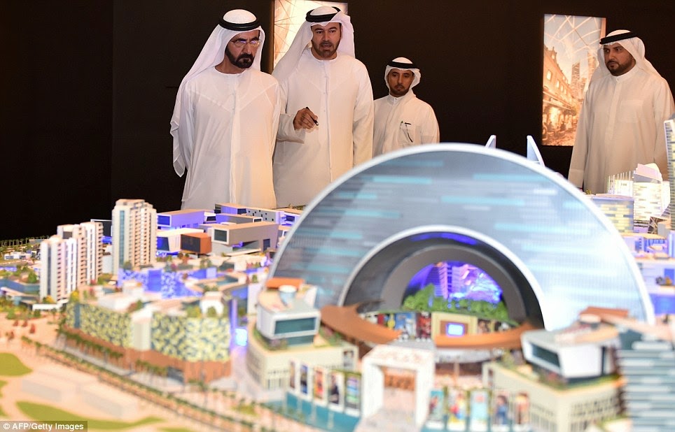 Dubai Building World’s Biggest Shopping Mall [Photos & Videos]