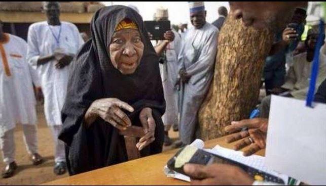 Photos: These images of elderly people braving the odds to vote in Nigeria will bring tears to your eyes