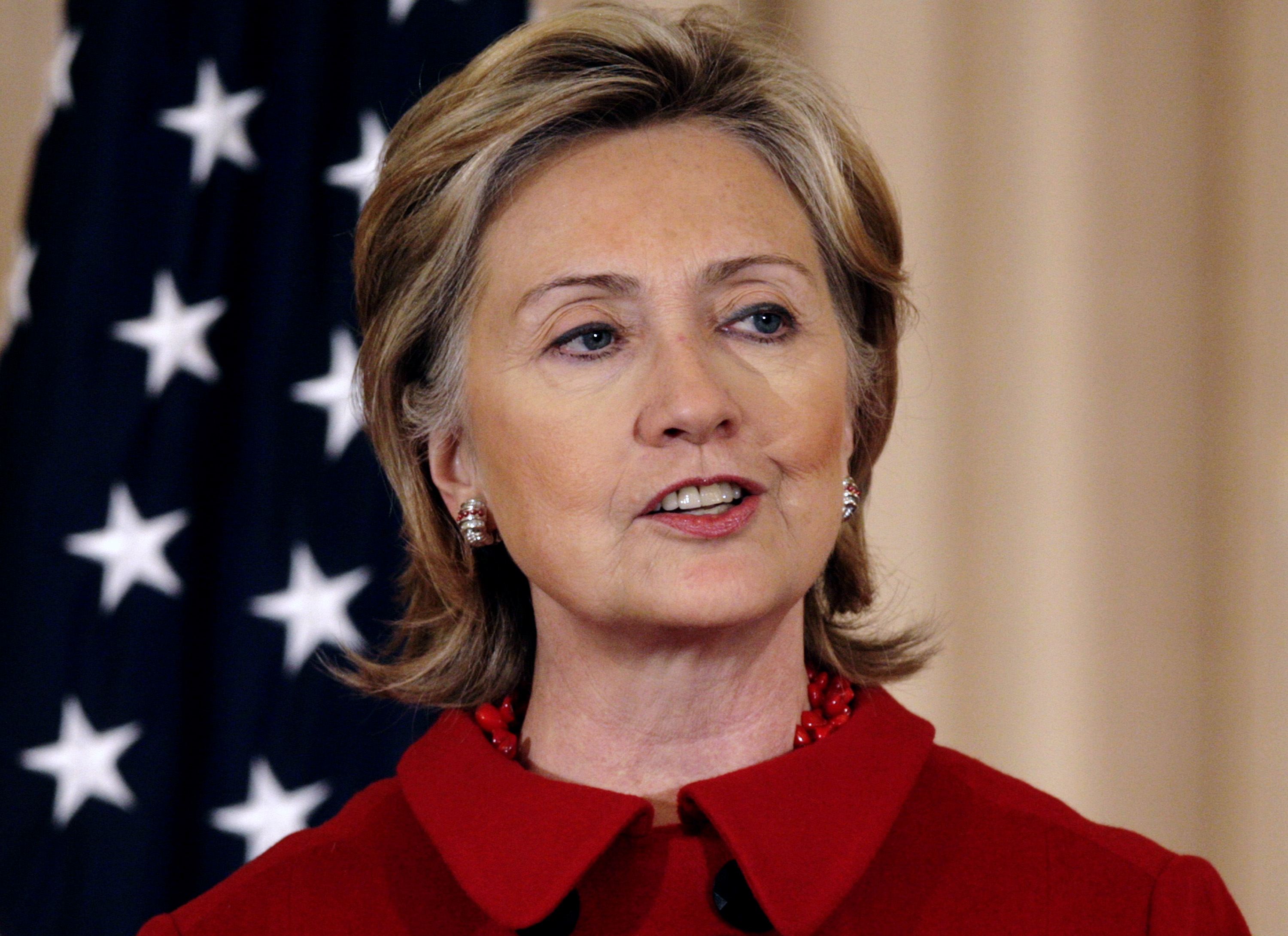 Hillary Clinton Announces 2016 US Presidential Bid
