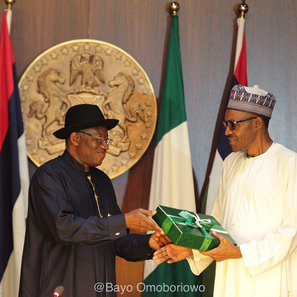 Pres. Jonathan Officially Hands Over Comprehensive Report of His Administration to Buhari