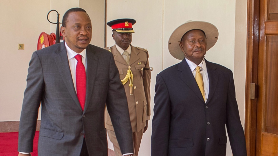 Kenya-Uganda: Kenyatta seeks a more friendly East African integration