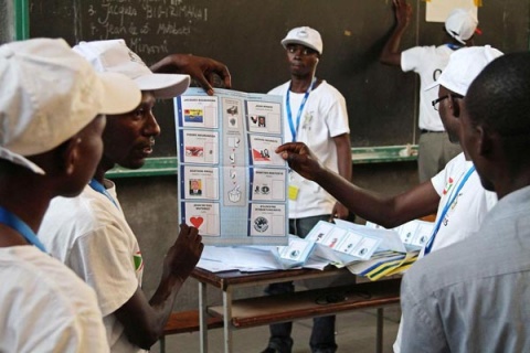 RWANDANS APPROVE EXTENSION OF PRESIDENTIAL TERM LIMITS
