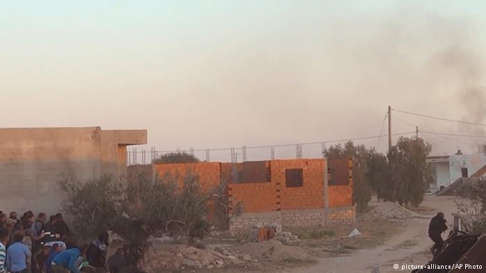 Tunisia Security Forces Launch Deadly Raids after Attack near Libya Border