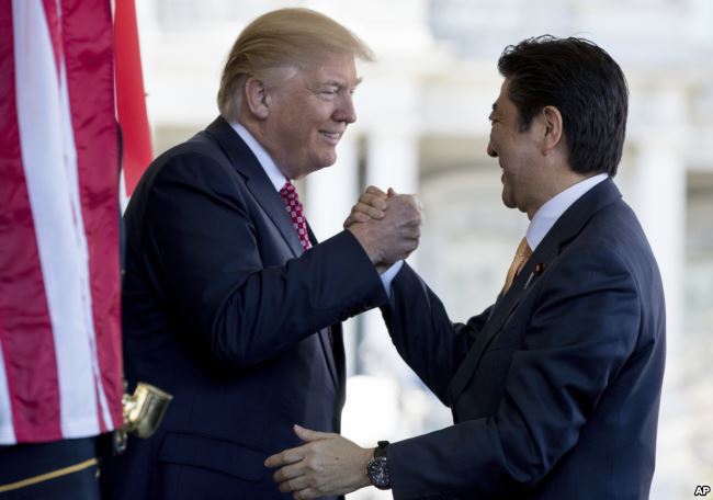Trump, Abe Mix Business with Pleasure in Florida