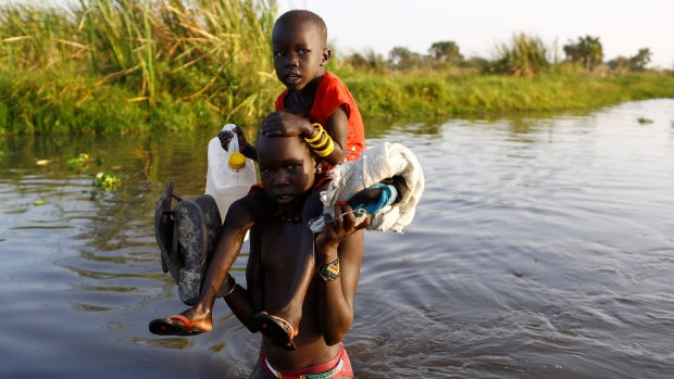 Famine-Hit South Sudanese Eat Weeds and Water Lilies to Survive