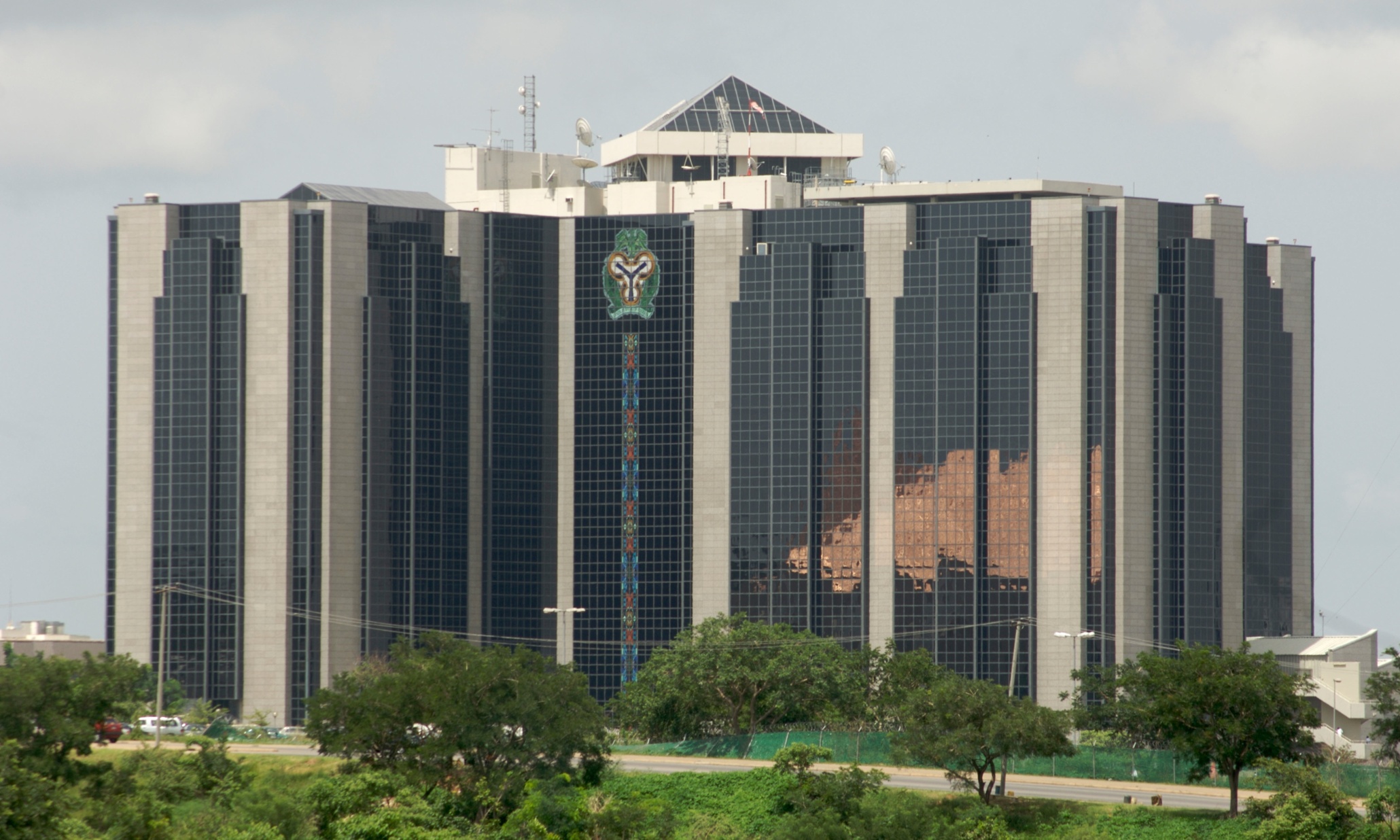 Nigeria’s central bank to offer $100 mln in forwards -traders
