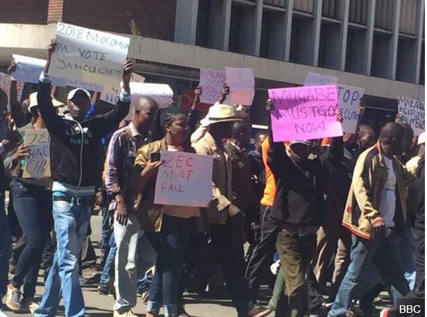 Zimbabwe Police Foil Opposition Protest In Harare African Leadership 