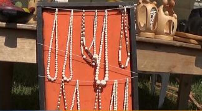 Burundi Jeweller Makes a Living with Cow Bones