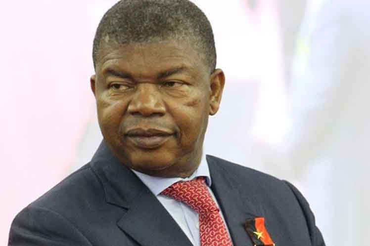 Angolan President Opens Business Forum in Germany