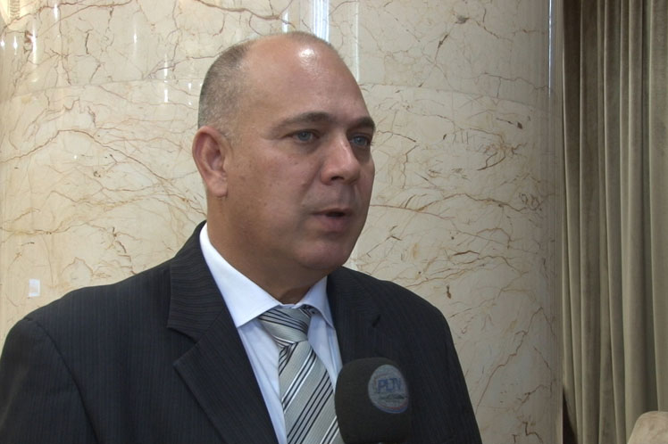 Cuban Vice President Describes Visit to Guinea as Satisfactory