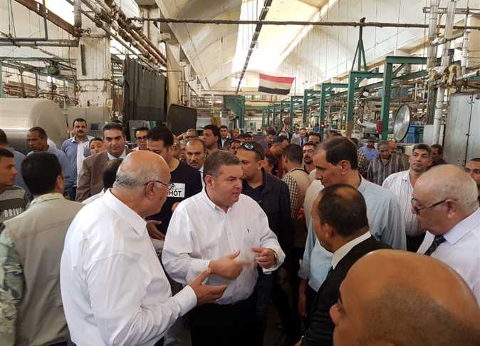 Minister says plan underway to revive Egypt’s textile industry during next 3 years