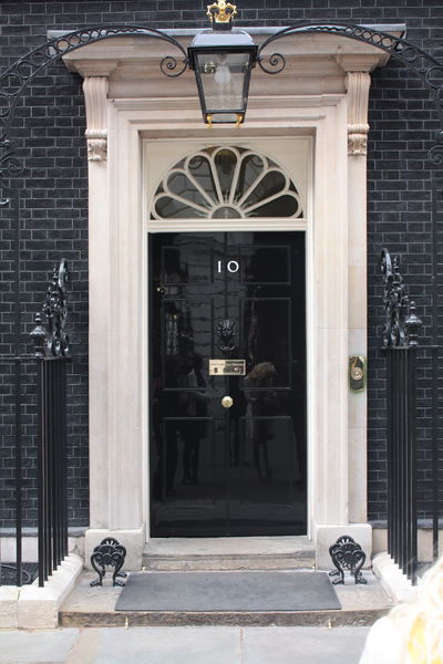 UK Prime Minister Faces Leadership Battle Tonight