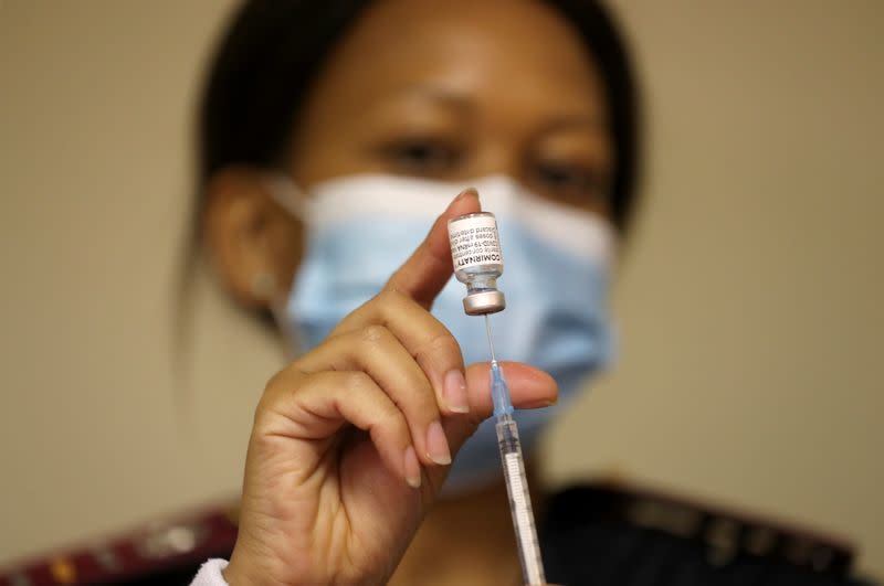 South Africa Vaccinates 480,000 Public Healthcare Workers