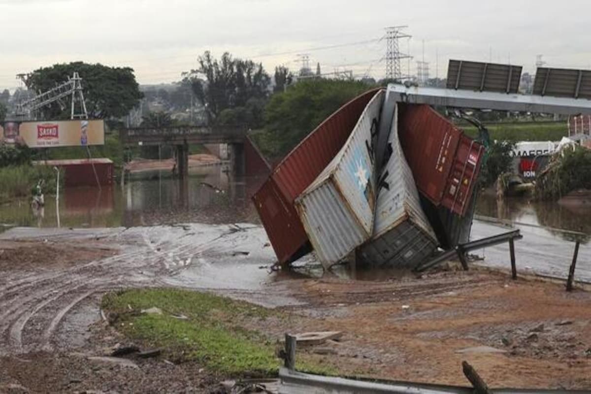 More than 300 killed, thousands affected in South Africa Floods