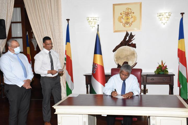 President Ramkalawan assents to the 10th amendment of the Constitution