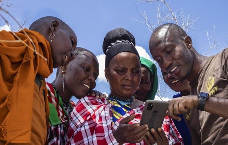 DIGITAL AFRICA: Connecting One Billion People by 2030